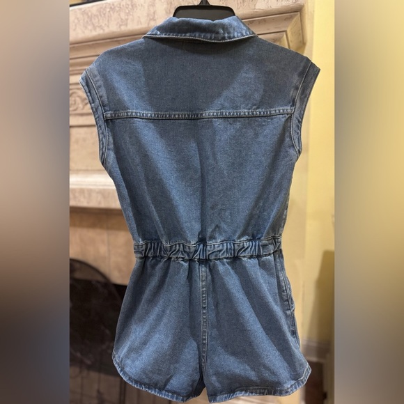 Miou Muse Denim Romper Shorts Cap Sleeves Pockets Size Small - Picture 4 of 15